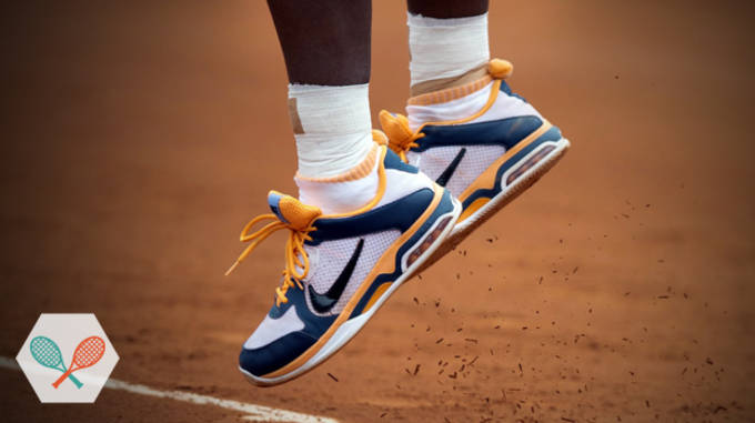 How to choose tennis shoes to wear on clay, hard and grass court?